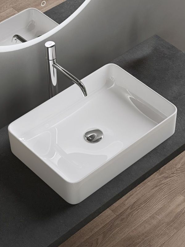 Modernes Waschbecken im Badezimmer als Detailaufnahme nach Renovierung in Ingolstadt von Renovierung & Sanierung ALBAN